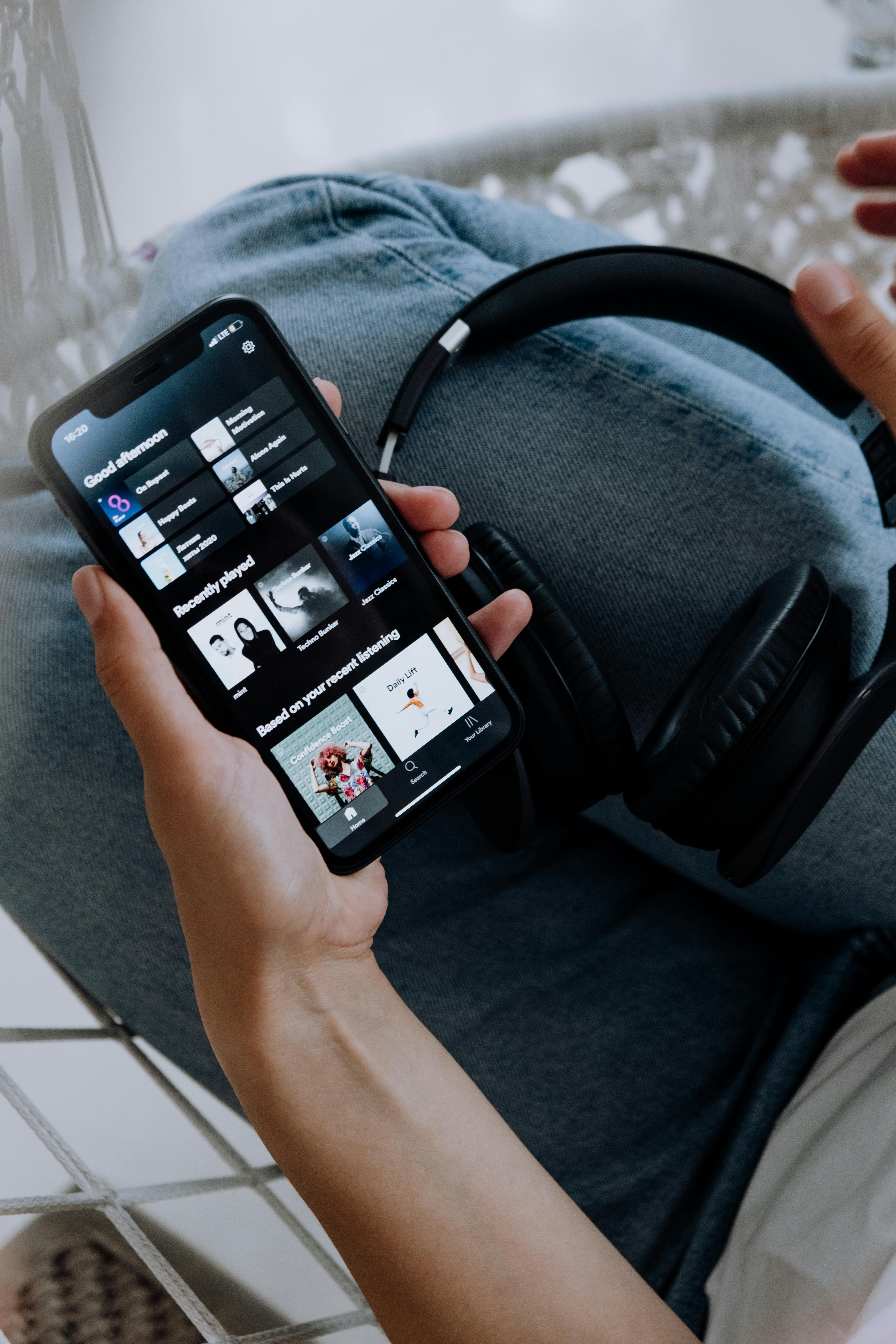 Spotify and Major Labels make Waves: Latest Happenings in the Music Industry